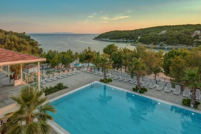 Gava Waterman Milna Resort vedere de sus