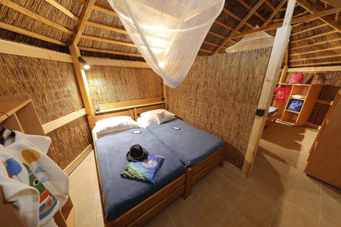 Pine-Beach-Pakostane-interiorul-bungaloului
